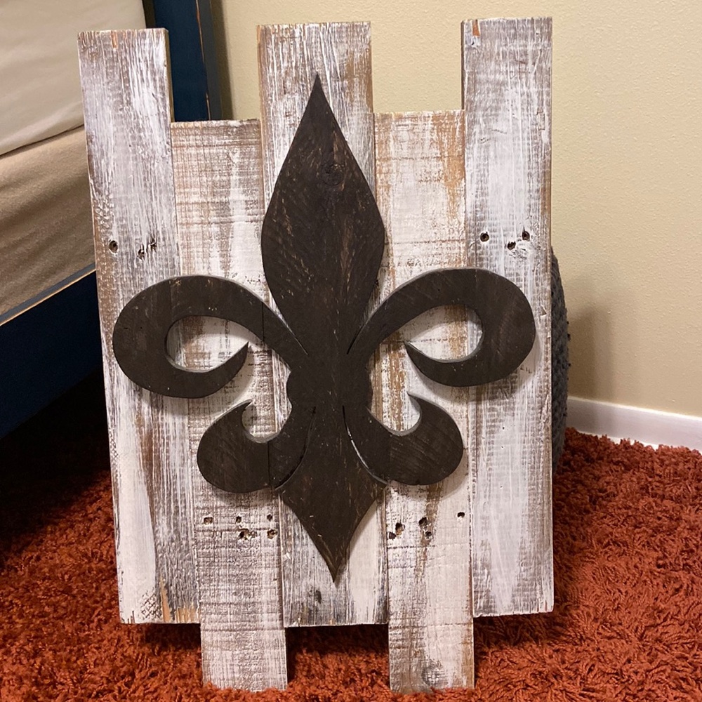 Rustic Fleur De Lis Pallet Sign